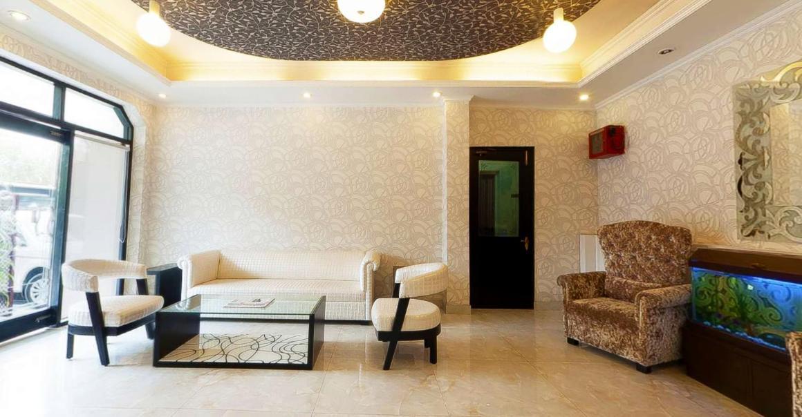Hotel Pitrashish Grand And Premium à Delhi  Extérieur photo